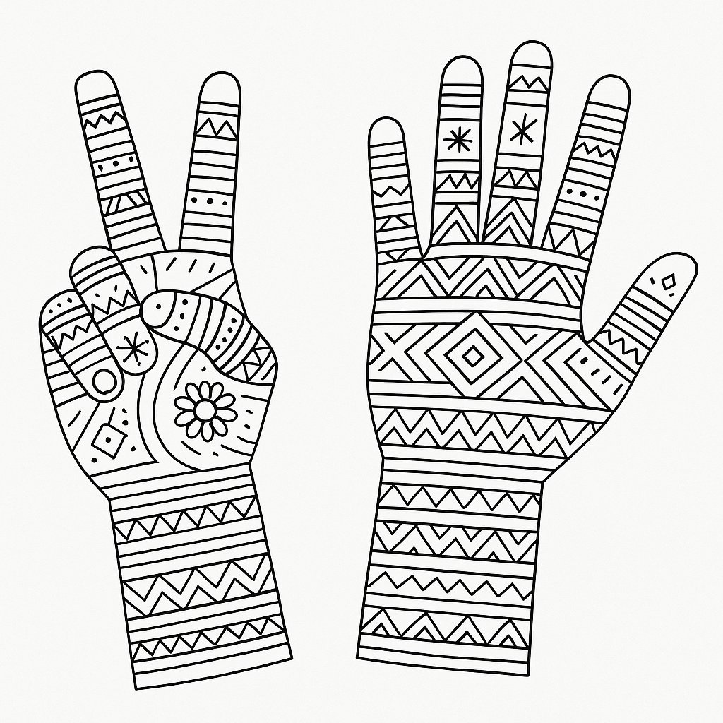 Đôi bàn tay hoa văn dân tộc
